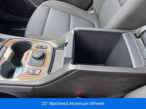 Certified 2023 GMC Acadia SLE w/ Driver Convenience Package AWD/4WD image 14