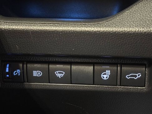 Used 2019 Toyota RAV4 XSE AWD/4WD image 28