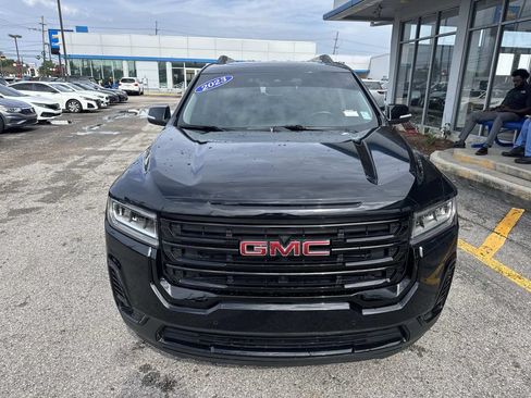 Used 2023 GMC Acadia SLT w/ Elevation Edition FWD image 2