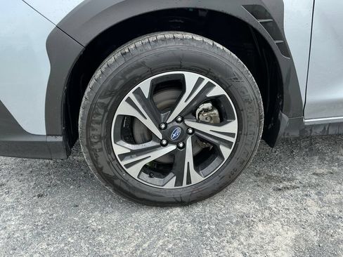 Used 2025 Subaru Crosstrek 2.5i Premium AWD/4WD image 9