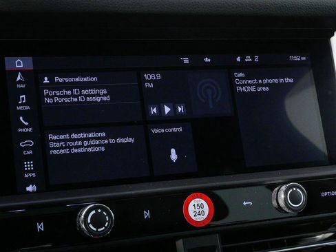 Used 2026 Porsche Macan AWD/4WD image 11