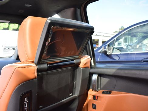 Used 2024 Chrysler Pacifica Pinnacle image 35