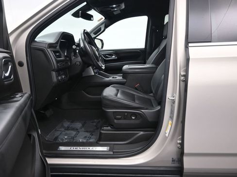 Used 2022 Chevrolet Tahoe LT w/ Luxury Package RWD image 11