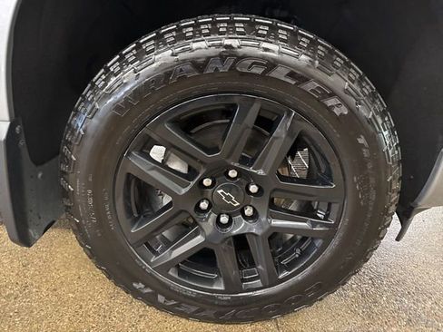 Used 2024 Chevrolet Silverado 1500 RST w/ Dark Appearance Package image 9