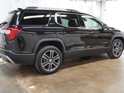 Used 2023 GMC Acadia SLT w/ Technology Package AWD/4WD image 3
