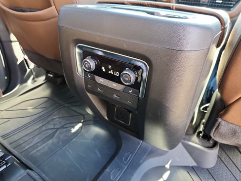 Used 2025 Chevrolet Tahoe High Country AWD/4WD image 50