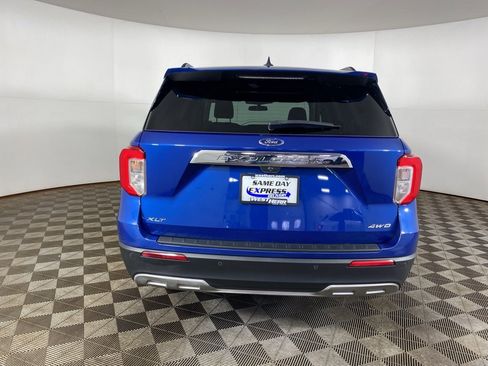 Used 2022 Ford Explorer XLT w/ Equipment Group 202A image 5