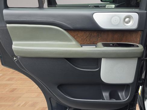 Used 2022 Lincoln Navigator Black Label image 13