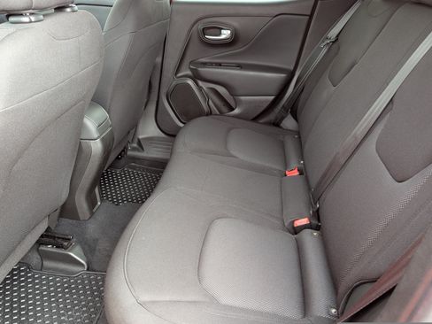 Used 2023 Jeep Renegade Latitude AWD/4WD image 14