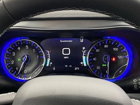 New 2026 Chrysler Pacifica Limited w/ S Appearance Package AWD/4WD image 18