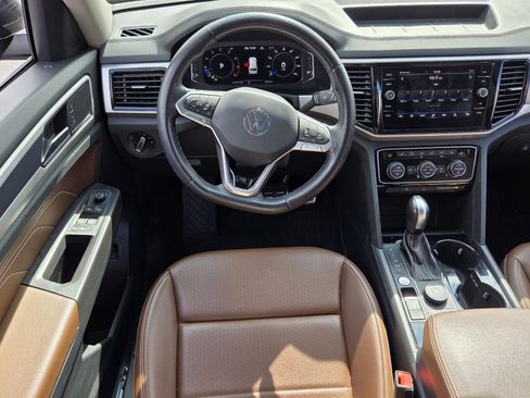 Used 2022 Volkswagen Atlas SEL R-Line image 12