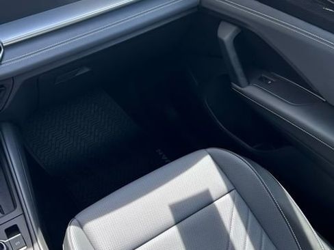 New 2026 Volkswagen Tiguan SE FWD image 12