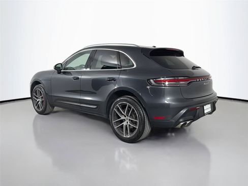Certified 2023 Porsche Macan S AWD/4WD image 3