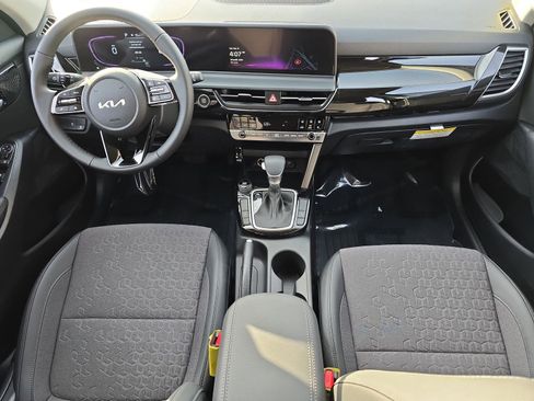 New 2026 Kia Seltos S image 9