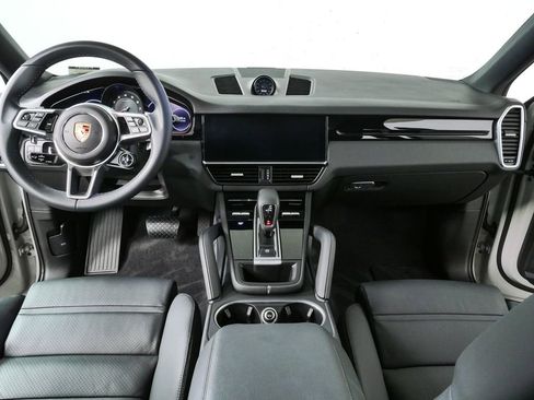 Certified 2023 Porsche Cayenne Coupe AWD/4WD image 19