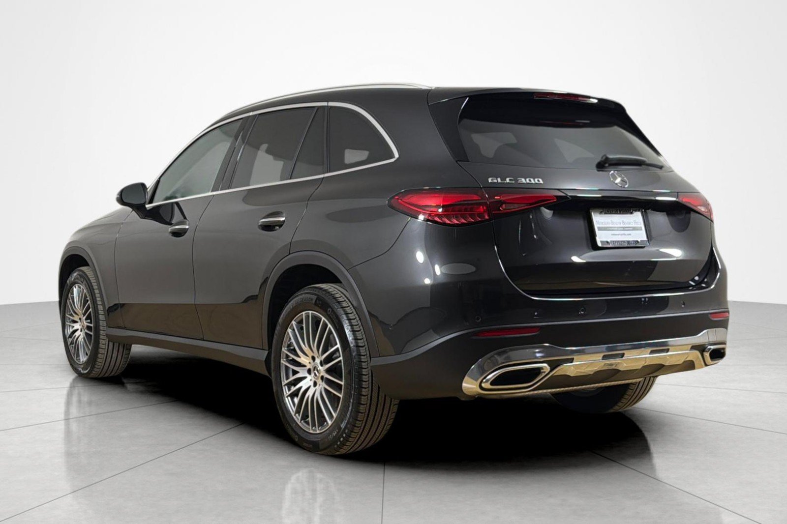 Used 2026 Mercedes-Benz GLC 300 image 3