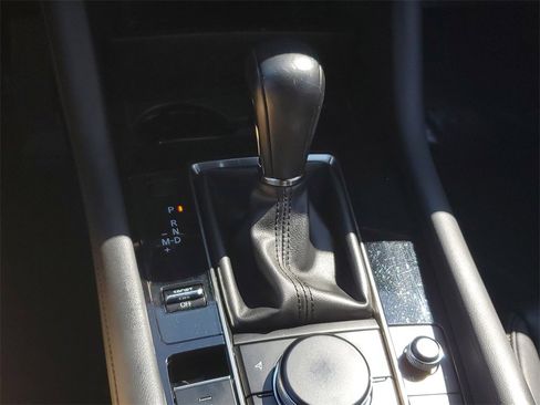 Used 2019 MAZDA MAZDA3 Hatchback w/ Preferred Package image 32