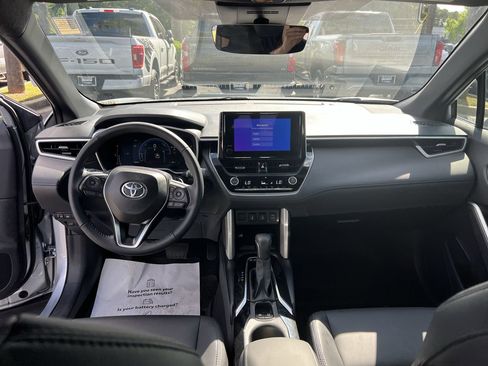 Used 2024 Toyota Corolla Cross AWD Hybrid w/ Convenience Package image 31