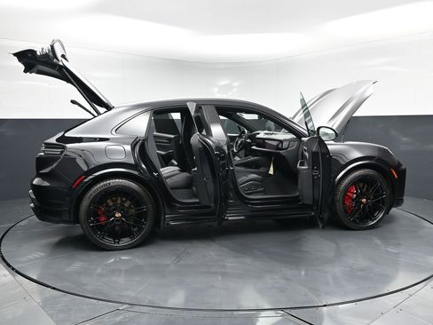 New 2026 Porsche Macan GTS Electric AWD/4WD image 32