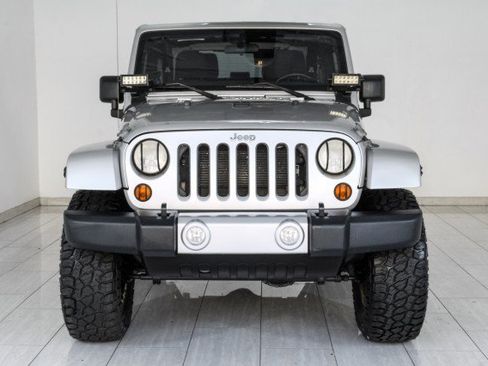 Used 2012 Jeep Wrangler Sahara AWD/4WD image 3