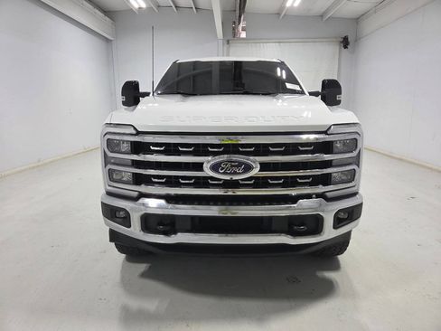 Used 2024 Ford F250 Lariat w/ FX4 Off-Road Package AWD/4WD image 4