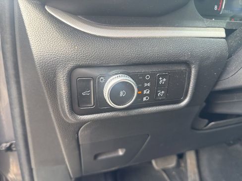 Used 2023 Ford Explorer XLT w/ Equipment Group 202A image 22