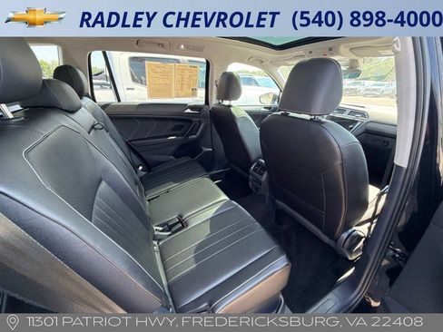 Used 2024 Volkswagen Tiguan SE w/ Panoramic Sunroof Package AWD/4WD image 8