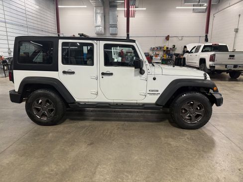 Used 2014 Jeep Wrangler Unlimited Sport AWD/4WD image 6