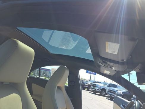Used 2019 Mercedes-Benz CLA 250 4MATIC image 40