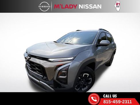 Used 2025 Chevrolet Equinox ACTIV image 2