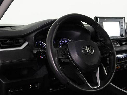 Used 2021 Toyota RAV4 XLE Premium image 33