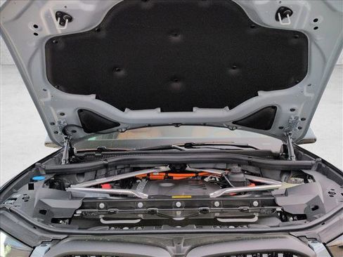 New 2026 BMW X5 xDrive50e image 17