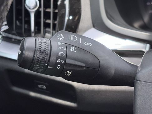 Used 2024 Volvo S60 B5 Core FWD image 7