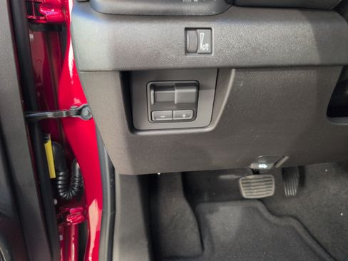 New 2026 GMC Canyon Elevation w/ Convenience Package image 13