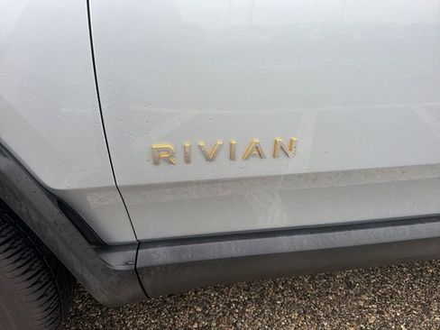 Used 2023 Rivian R1T Adventure AWD/4WD image 6