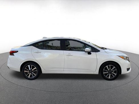 Used 2025 Nissan Versa SV image 8