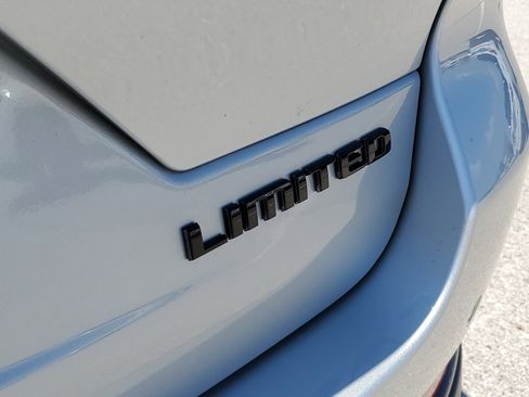 New 2025 Jeep Grand Cherokee Limited w/ Luxury Tech Group II image 10