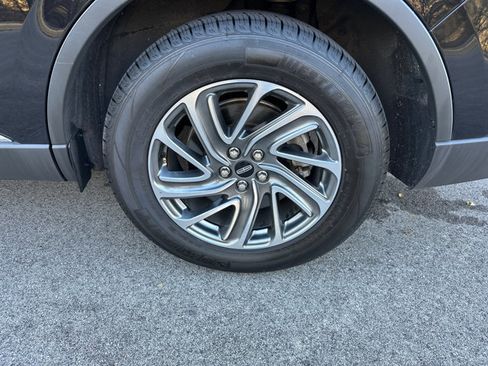 Used 2024 Lincoln Aviator AWD image 13