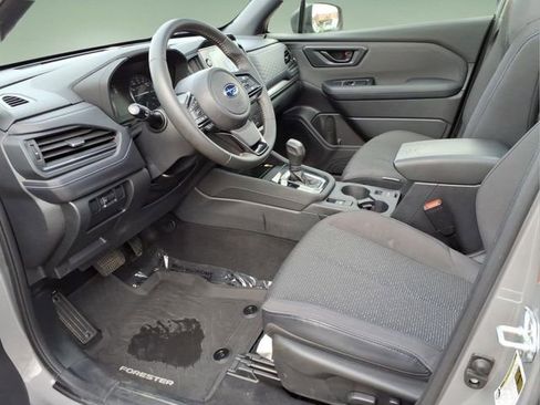 Used 2025 Subaru Forester Premium AWD/4WD image 11