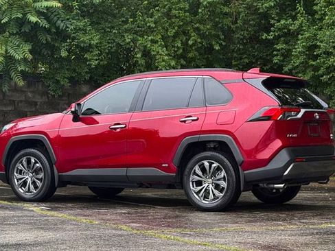 Used 2023 Toyota RAV4 Limited AWD/4WD image 8