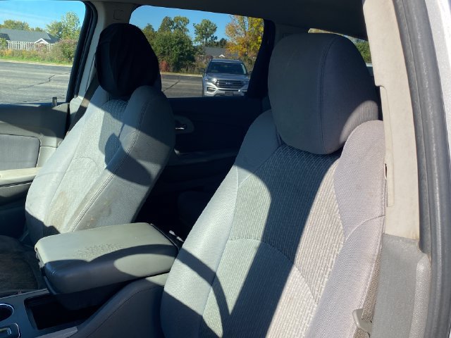 Used 2010 Chevrolet Traverse LS FWD image 6