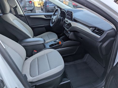 Used 2022 Ford Escape SE w/ Convenience Package image 19