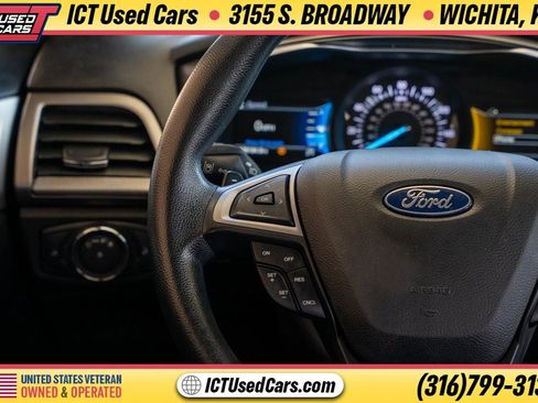 Used 2019 Ford Fusion SE FWD image 17