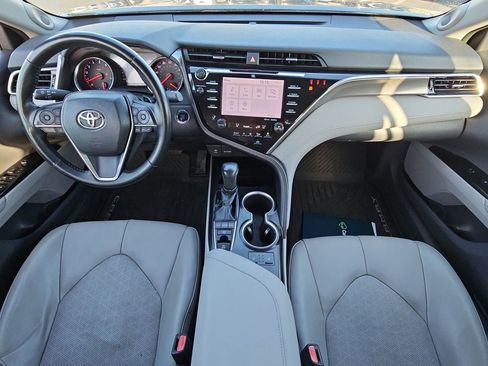 Used 2018 Toyota Camry XSE image 19