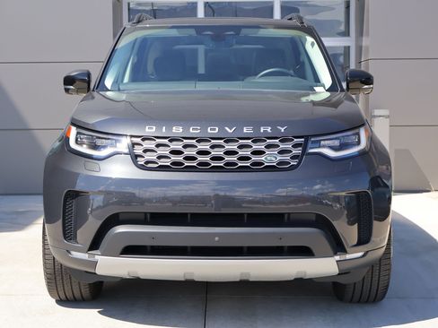 Certified 2025 Land Rover Discovery S AWD/4WD image 2
