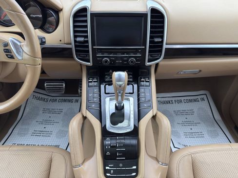 Used 2014 Porsche Cayenne S AWD/4WD image 18