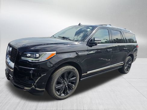 Used 2023 Lincoln Navigator L Reserve AWD/4WD image 1