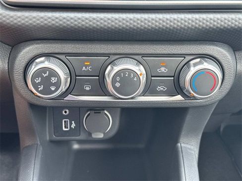 New 2025 Nissan Kicks Play S image 25