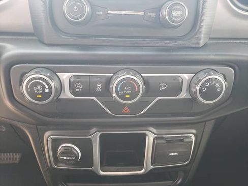 Used 2020 Jeep Wrangler Sport AWD/4WD image 27