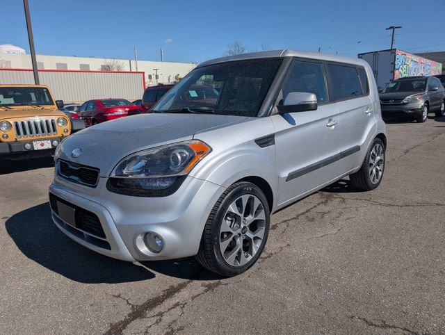 Used 2013 Kia Soul ! w/ Premium Pkg FWD image 3